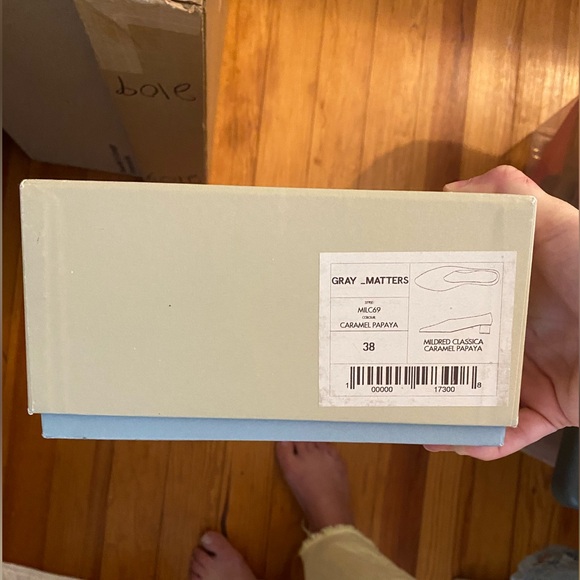 Gray Matters Mildred Classic, size 38 - Picture 2 of 4